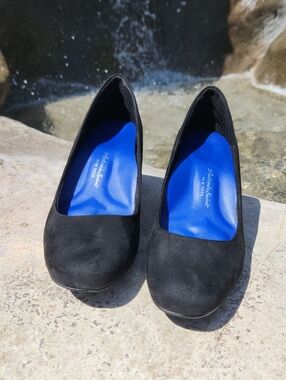Antonia Saint New York Black Suede Round-Toe Women’s Pumps - Blue Insole
